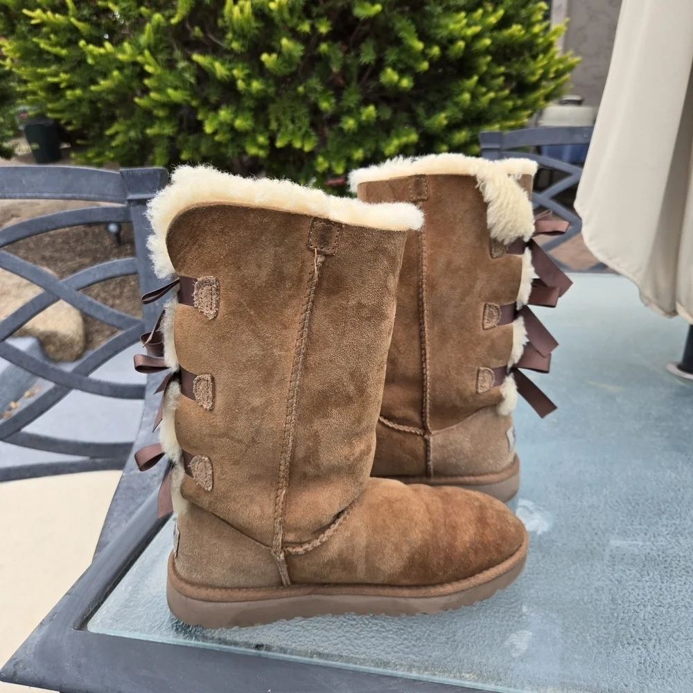 UGG Bailey Bow Tall Boots size 4 chestnut brown ivory